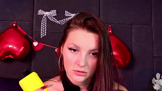 Vixsariaaa online show from February 17, 2026, 4:46 pm