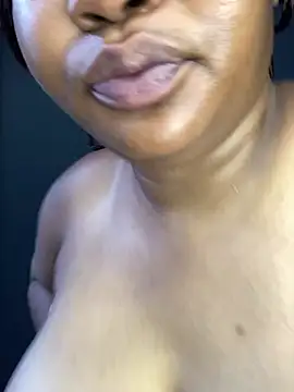 Snapshot of MeekyCurvyAss chatting on February 1, 2026, 11:31 am MeekyCurvyAss online show from February 1, 2026, 11:31 am