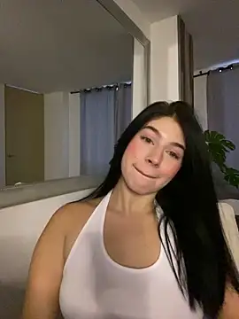  HannahFox  online show from May 13, 2026, 11:00 pm