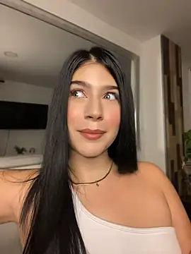  HannahFox  online show from August 6, 2026, 2:02 am