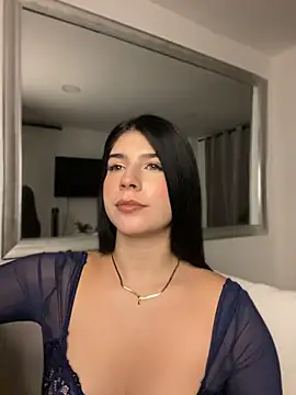  HannahFox  online show from August 6, 2026, 11:50 pm