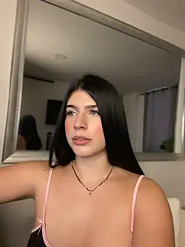  HannahFox  online show from August 7, 2026, 11:18 pm