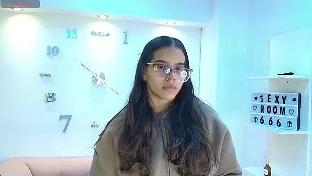 Luna Millers online show from February 12, 2026, 3:34 am