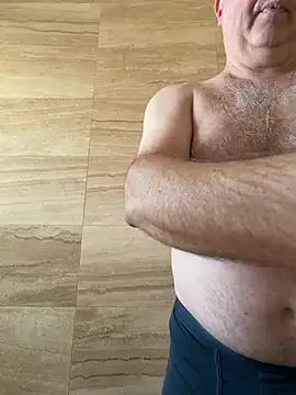 Snapshot of YachtCaptain10 chatting on April 12, 2026, 11:15 am YachtCaptain10 online show from April 12, 2026, 11:15 am