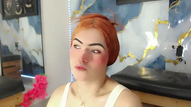 NathalialLooes online show from May 26, 2026, 5:25 am