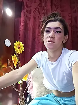 NathalialLooes online show from June 15, 2026, 6:54 pm