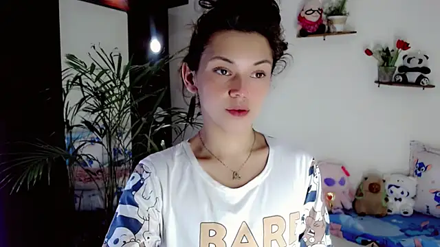 NathalialLooes online show from June 28, 2026, 7:09 pm