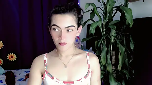 NathalialLooes online show from July 9, 2026, 5:39 pm