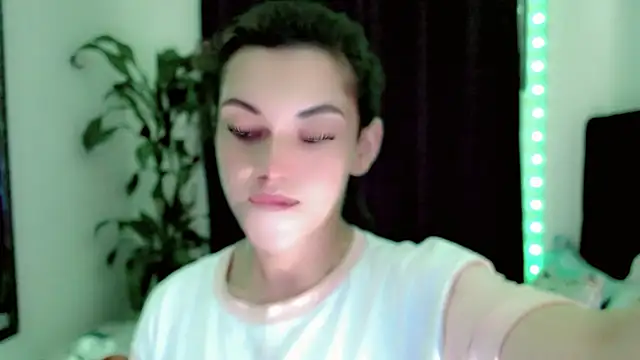 NathalialLooes online show from July 19, 2026, 12:36 am