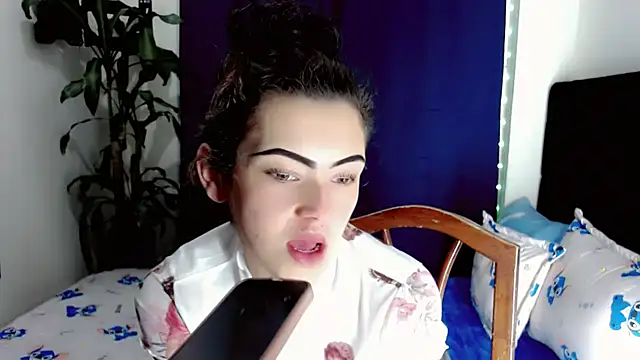 NathalialLooes online show from July 20, 2026, 3:03 pm