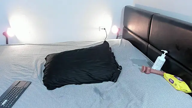 Snapshot of AshlyViper chatting on March 22, 2026, 3:32 am AshlyViper online show from March 22, 2026, 3:32 am