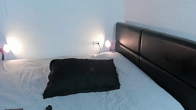 Snapshot of AshlyViper chatting on March 22, 2026, 9:29 pm AshlyViper online show from March 22, 2026, 9:29 pm