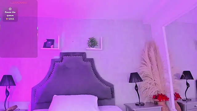 KarelyMitchel online show from April 28, 2026, 1:27 pm