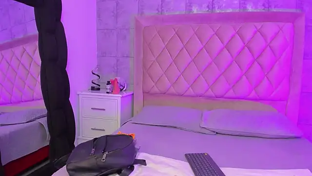 CleoFoxx  online show from February 9, 2026, 1:26 pm