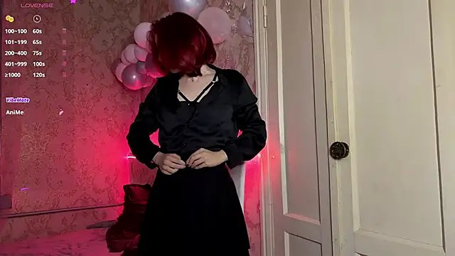 LaurynGeisinger online show from April 26, 2026, 5:54 pm