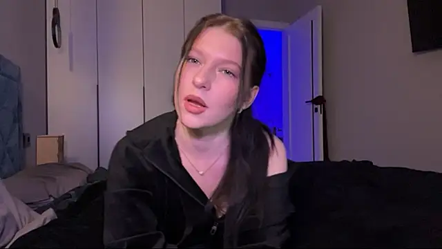 Snapshot of Sarahsolara chatting on March 7, 2026, 4:59 pm Sarahsolara online show from March 7, 2026, 4:59 pm