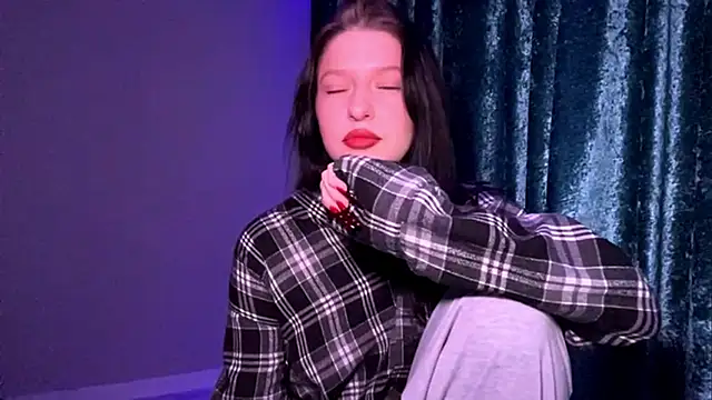 Snapshot of Sarahsolara chatting on March 9, 2026, 4:00 pm Sarahsolara online show from March 9, 2026, 4:00 pm