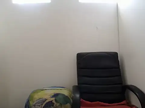 playfullpaulina online show from April 23, 2026, 1:57 pm
