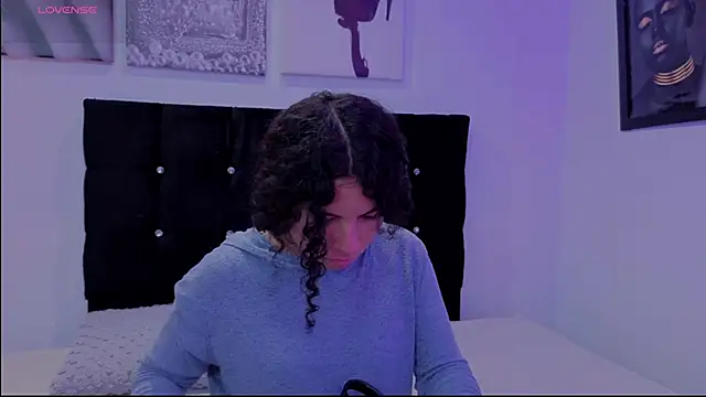 Zoe-yanin online show from March 23, 2026, 7:07 pm