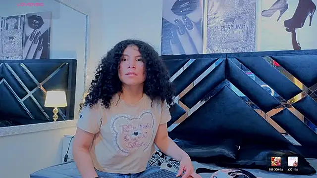 Zoe-yanin online show from May 5, 2026, 6:49 pm