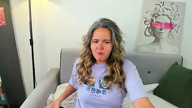 LilyBel online show from June 16, 2026, 1:30 am