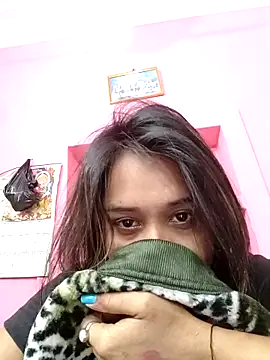 floraqueen2169 online show from February 17, 2026, 8:11 am