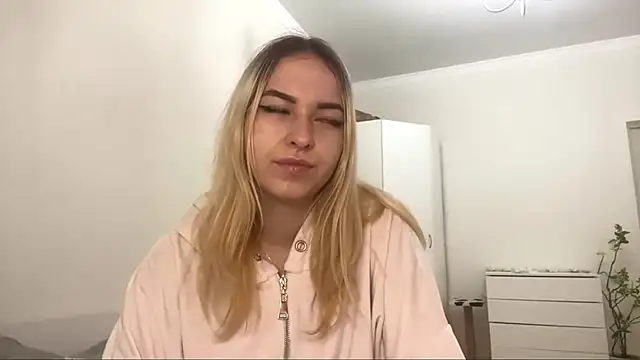 JenniferClaytton online show from February 9, 2026, 5:17 pm