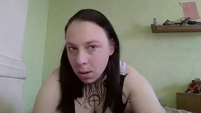 Snapshot of MillaSourety chatting on April 5, 2026, 8:22 am MillaSourety online show from April 5, 2026, 8:22 am