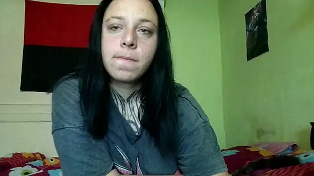 Snapshot of MillaSourety chatting on June 14, 2026, 7:43 am MillaSourety online show from June 14, 2026, 7:43 am
