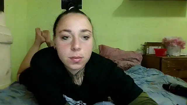 Snapshot of MillaSourety chatting on July 18, 2026, 9:18 pm MillaSourety online show from July 18, 2026, 9:18 pm