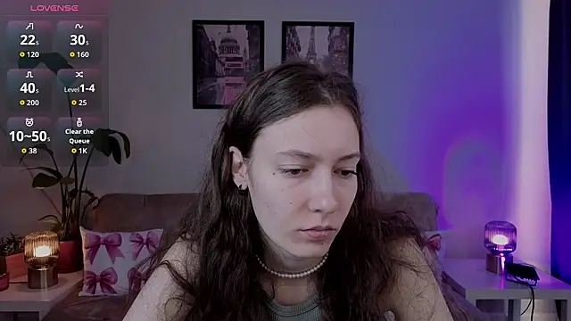 VioletaBloom online show from February 1, 2026, 7:07 am