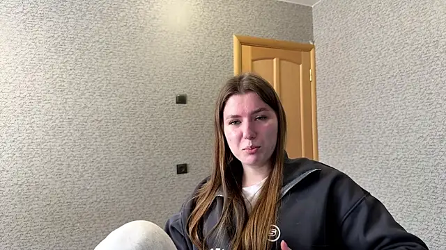 ErmaHoltham online show from February 13, 2026, 12:12 pm