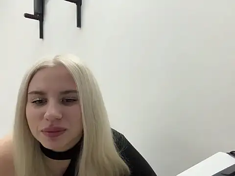 FlorAkapo online show from February 9, 2026, 4:22 pm