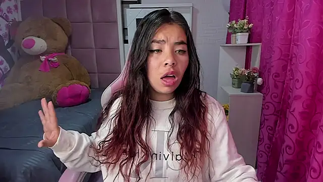 Snapshot of liany_taylor chatting on February 15, 2026, 11:34 pm liany taylor online show from February 15, 2026, 11:34 pm