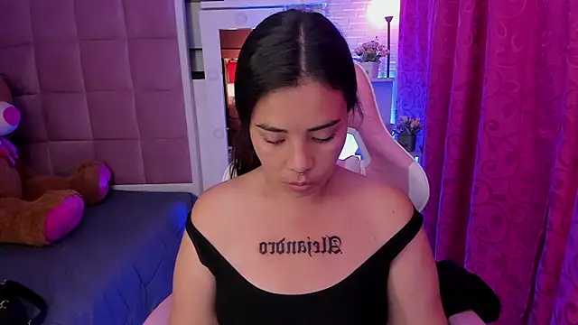 Snapshot of liany_taylor chatting on March 6, 2026, 2:30 am liany taylor online show from March 6, 2026, 2:30 am