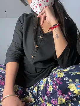 kavyababy00 online show from February 7, 2026, 12:09 pm