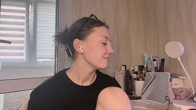 Snapshot of KimberleyBarfield chatting on April 14, 2026, 3:07 pm KimberleyBarfield online show from April 14, 2026, 3:07 pm