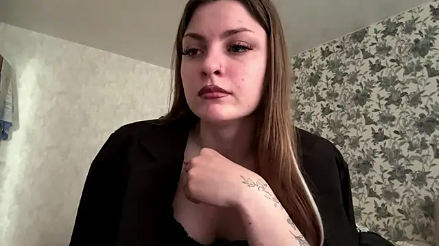 JackiStrum online show from April 14, 2026, 10:54 am