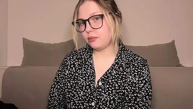 Ophelia Ritz online show from March 5, 2026, 9:22 pm