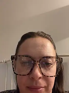 SophieSchmidt online show from April 14, 2026, 6:25 pm