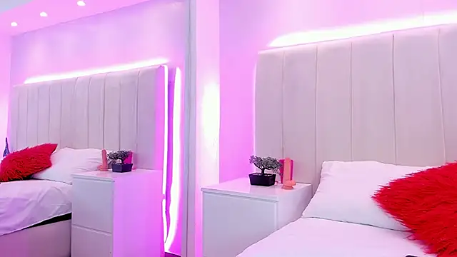 Cherry luxe online show from February 17, 2026, 7:53 pm