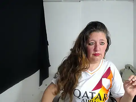 MilfCute sex online show from February 3, 2026, 1:15 am