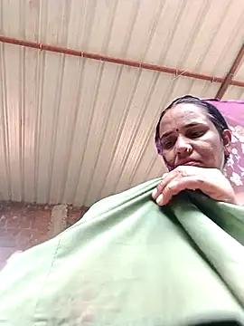 Snapshot of Muskan44s chatting on July 7, 2026, 6:47 am Muskan44s online show from July 7, 2026, 6:47 am