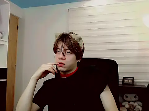 duvisex19 online show from March 18, 2026, 3:20 am