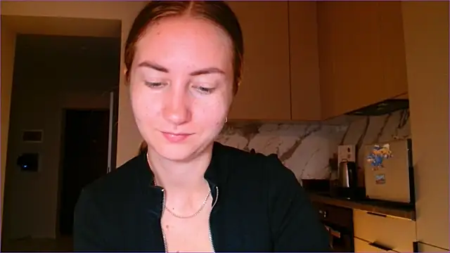 BluueSilk online show from October 25, 2025, 5:48 am