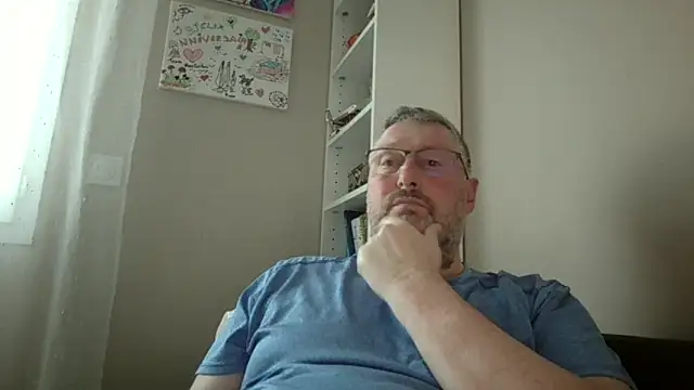 doudou310 online show from March 4, 2026, 5:08 pm