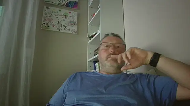 doudou310 online show from May 3, 2026, 4:07 am