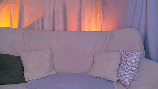 Snapshot of AliceChanel chatting on June 27, 2026, 2:49 am AliceChanel online show from June 27, 2026, 2:49 am