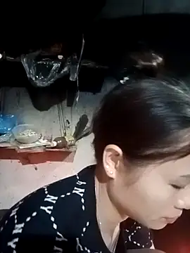 Snapshot of l_kiss chatting on March 12, 2026, 12:00 pm l kiss online show from March 12, 2026, 12:00 pm