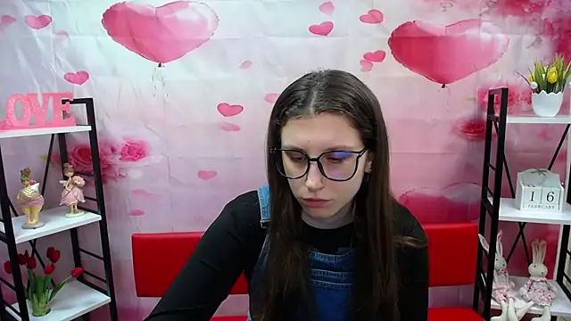 LilianaShine online show from February 16, 2026, 5:58 am